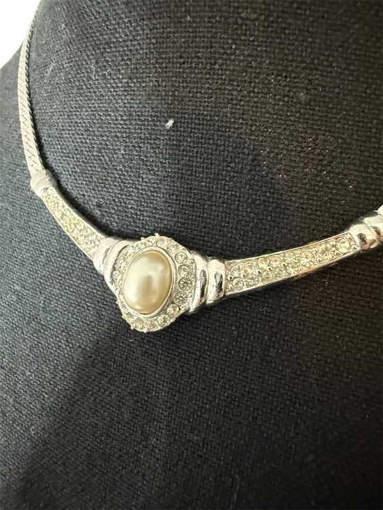 Jewelry - Statement Silver Toned Rhinestone Necklace Large Faux Pearl Snake Chain